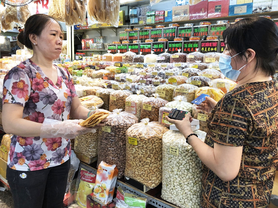 TPHCM thí điểm 'tour mua sắm' để kích cầu tiêu dùng, du lịch Thí điểm tour mua sắm, thúc đẩy thanh toán mã QR, không tiền mặt tại chợ truyền thống,