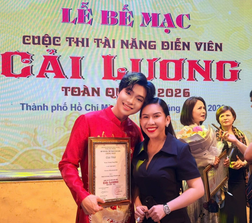 Trọng Nhân - cậu bé ú nu thi cùng Bình Tinh trong Thử tài siêu nhí nay đã lớn Nghệ sĩ Bình Tinh chúc mừng con trai Trọng Nhân