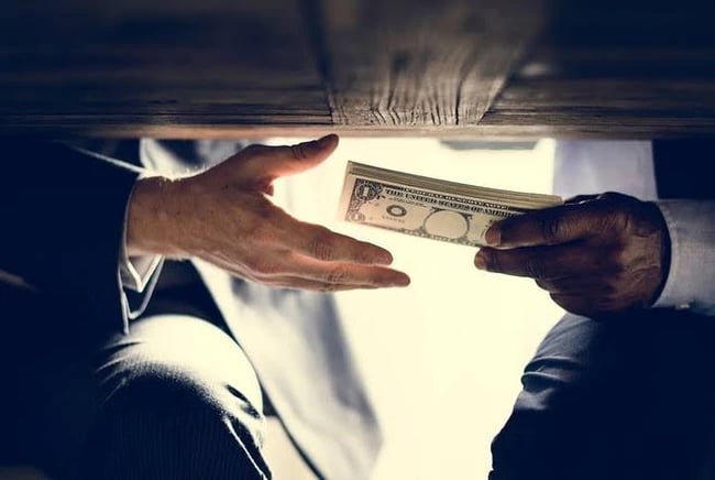 Nhiều bị cáo trong vụ án là cán bộ Sở Y tế Hà Nội - Ảnh minh họa