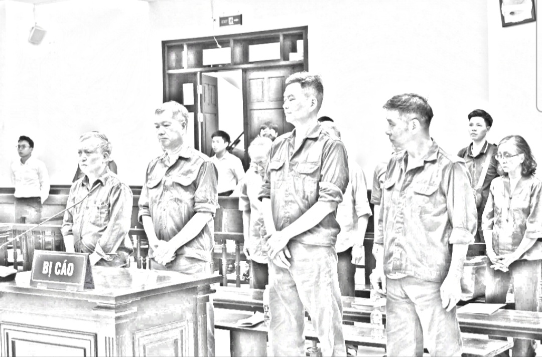 Quanh cảnh phiên tòa - Ảnh: N.A