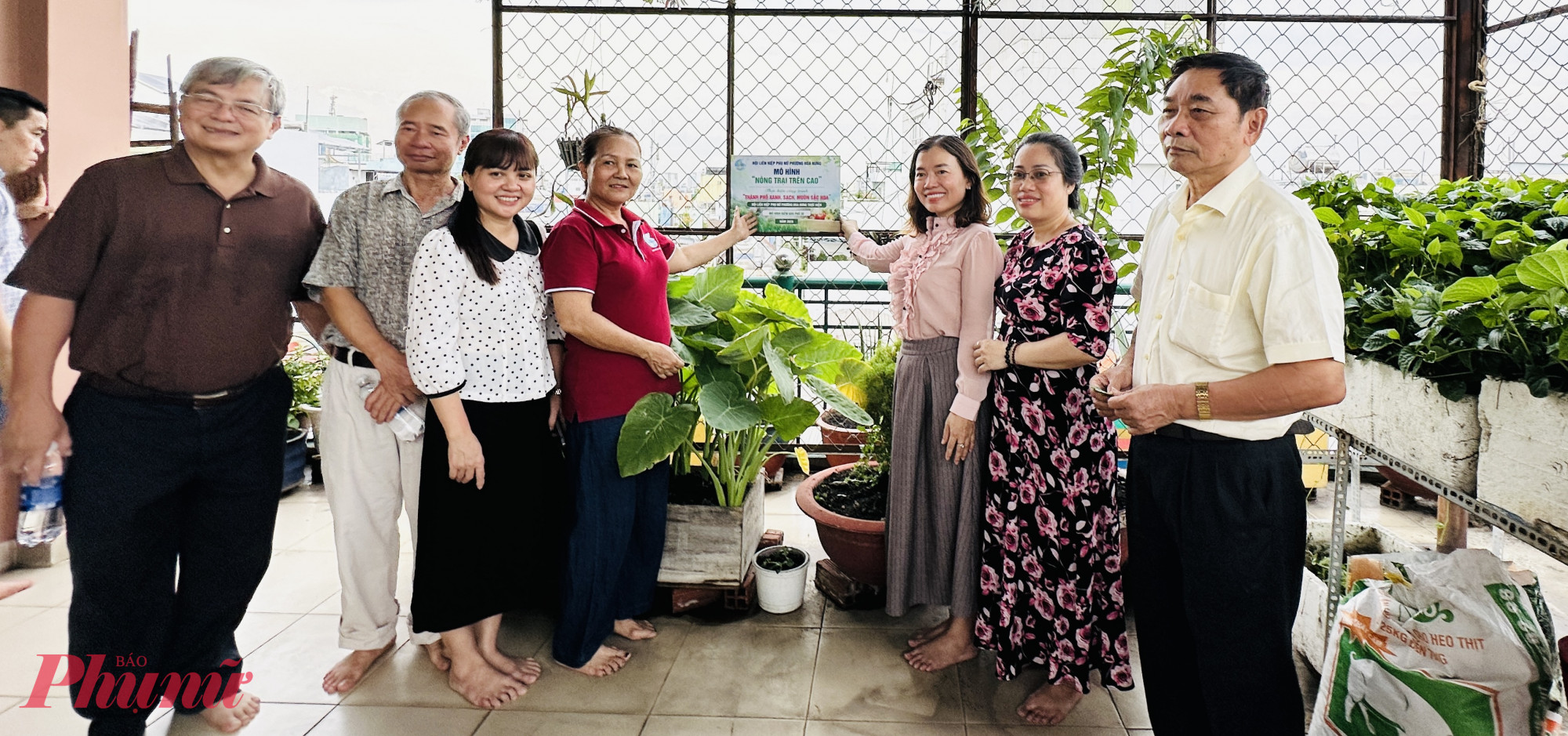 Hội LHPN phường Hoà Hưng thực hiện nghi thức ra mắt mô hình “Nông trại trên cao” 