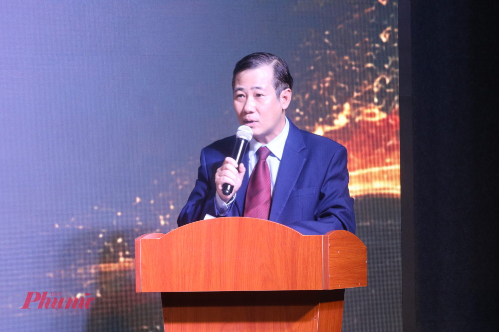 Kỷ nguyên di sản sơn mài hội họa Việt Nam: Đánh thức cội nguồn, khơi dậy mạch ngầm trăm năm Ông Dương Duy Lâm Viên phát biểu tại ngày khai mạc sự kiện