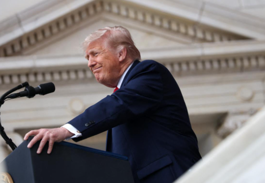 Ông Trump nói ông có thể vượt qua Iran, bác bỏ áp lực bầu cử giữa nhiệm kỳ