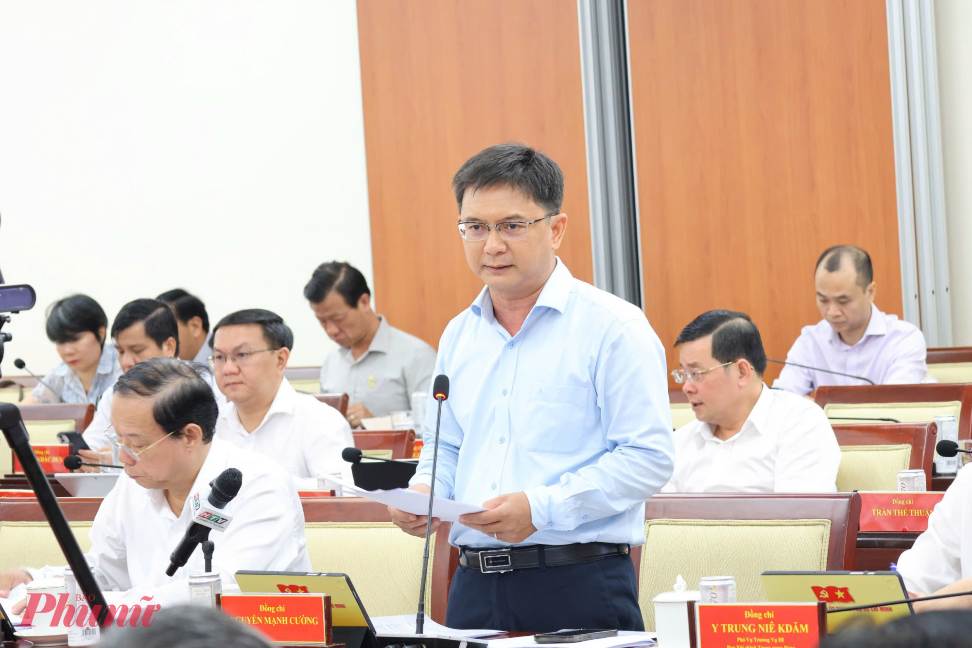 TPHCM: Bộ máy tinh gọn, phục vụ người dân hiệu quả hơn Ông Nguyễn Mạnh Cường - Phó chủ tịch UBND TPHCM phát biểu tại hội nghị - Ảnh: Thanh Tâm