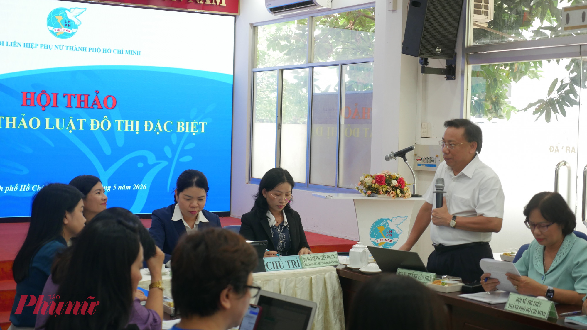 Cần cơ chế đặc thù bảo vệ phụ nữ, trẻ em trong Luật Đô thị đặc biệt Hội thảo có sự tham gia góp ý của nhiều chuyên gia, thành viên Nam giới tiên phong thúc đẩy bình đẳng giới” TPHCM