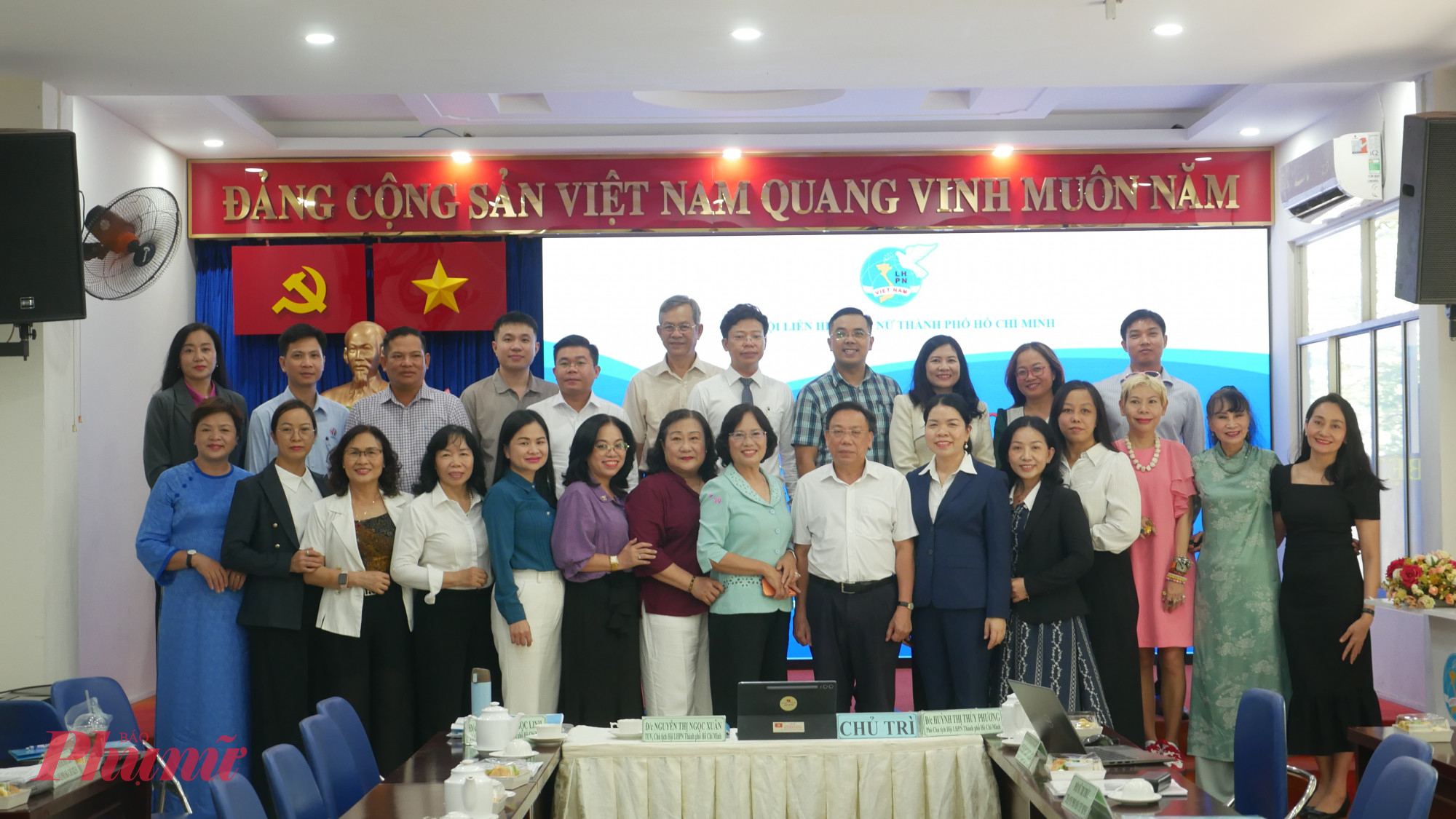 Cần cơ chế đặc thù bảo vệ phụ nữ, trẻ em trong Luật Đô thị đặc biệt Đại biểu tham gia hội thảo góp ý Luật đô thị đặc biệt