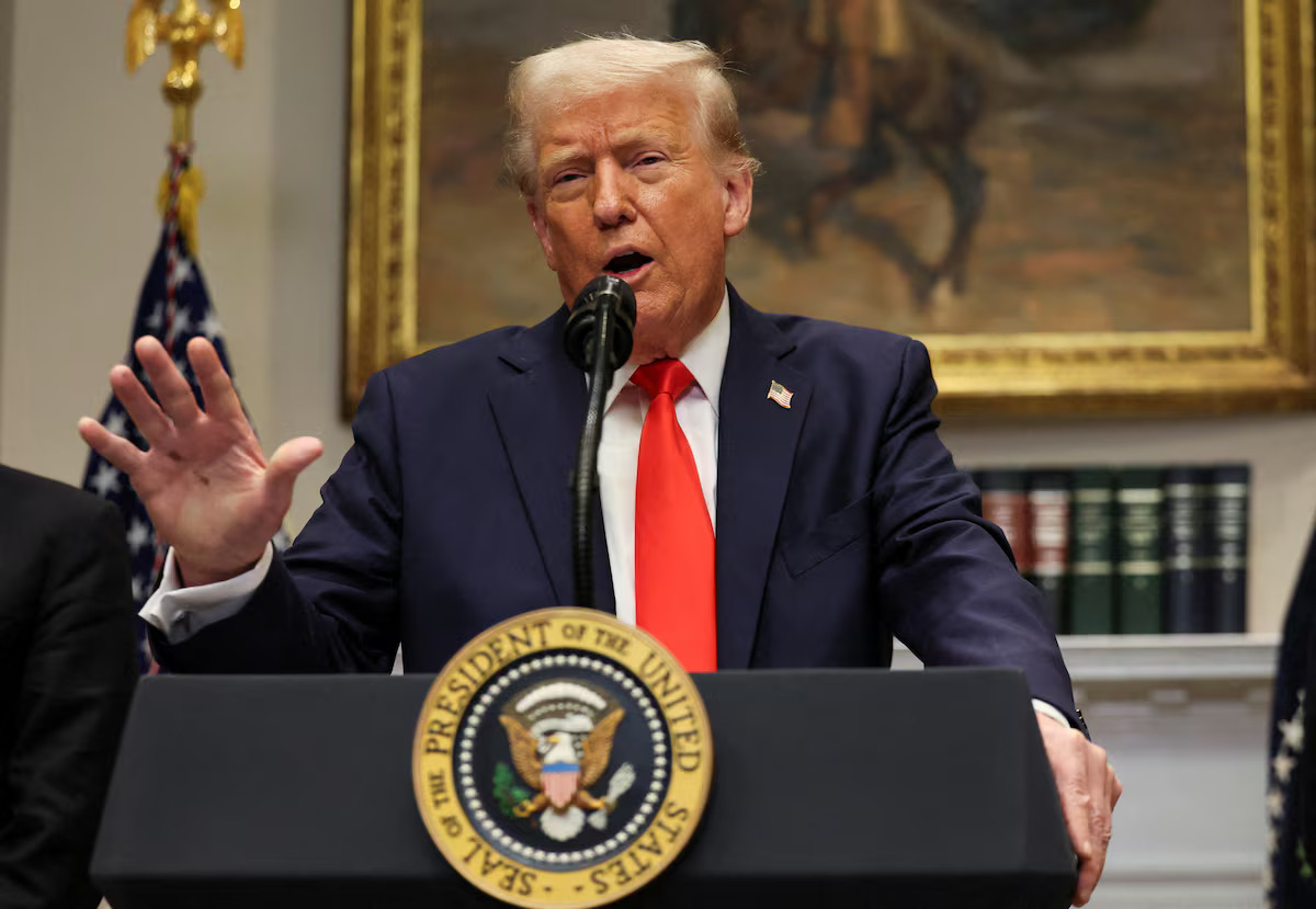 Hình ảnh ông Trump xuất hiện trên tờ tiền mệnh giá 250 USD gây tranh cãi - Ảnh: Leah Millis
