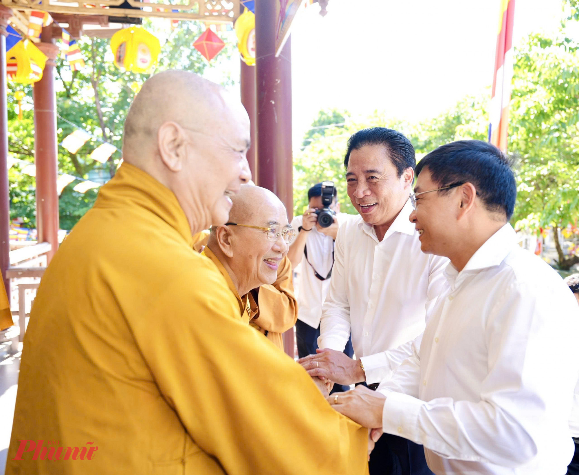 Hội đồng Trị sự GHPGVN TP Huế chào mừng Phó Thủ tướng Chính phủ Nguyễn Văn Thắng cùng đoàn công tác đến thăm