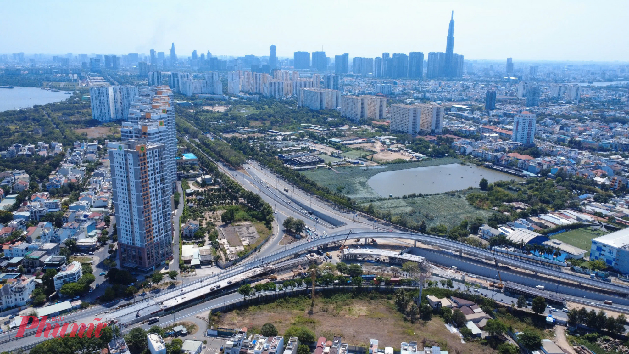 Khu vực xây ga Thủ Thiêm - Ảnh: Nguyễn Văn