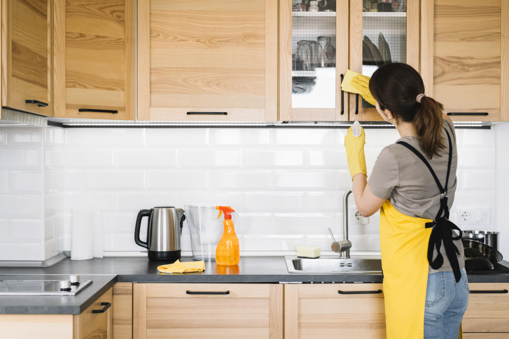 giữ nhà bếp luôn sạch, các thiết bị mới lâu và bền, tôi tiết kiệm tiền mua sắm và thời gian - Ảnh minh họa: magnific