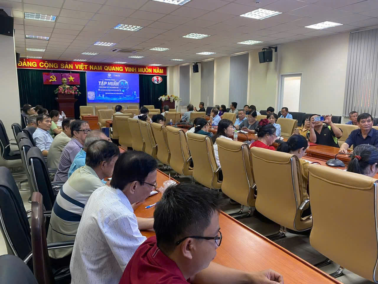Sở Khoa học và Công nghệ TPHCM tập huấn kiến thức AI cho Tổ công nghệ số cộng đồng