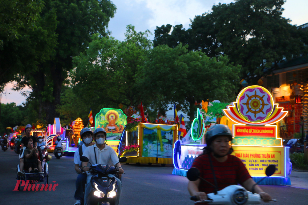 Đại lễ Phật đản kỷ niệm ngày Đức Phật Thích Ca Mâu Ni ra đời. Trước đây, nhiều nước Đông Á tổ chức lễ Phật đản vào ngày 8/4 âm lịch. 