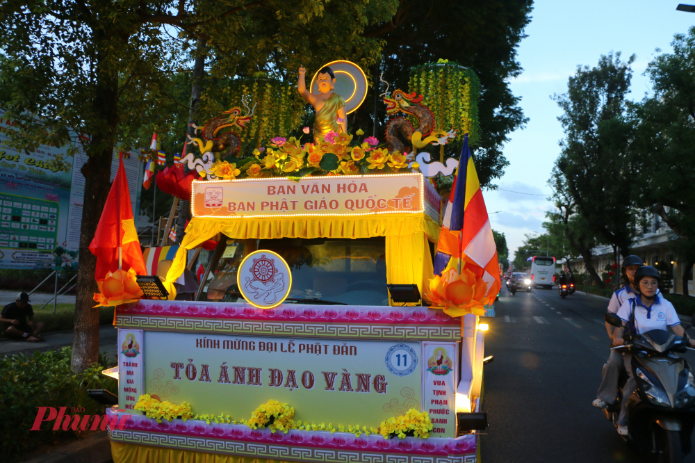 Từ năm 1999, Liên Hợp Quốc công nhận ngày Vesak là lễ hội văn hóa tâm linh thế giới. Lễ Phật đản là một trong ba sự kiện cấu thành Vesak, cùng với lễ Phật thành đạo và lễ Phật nhập Niết bàn.