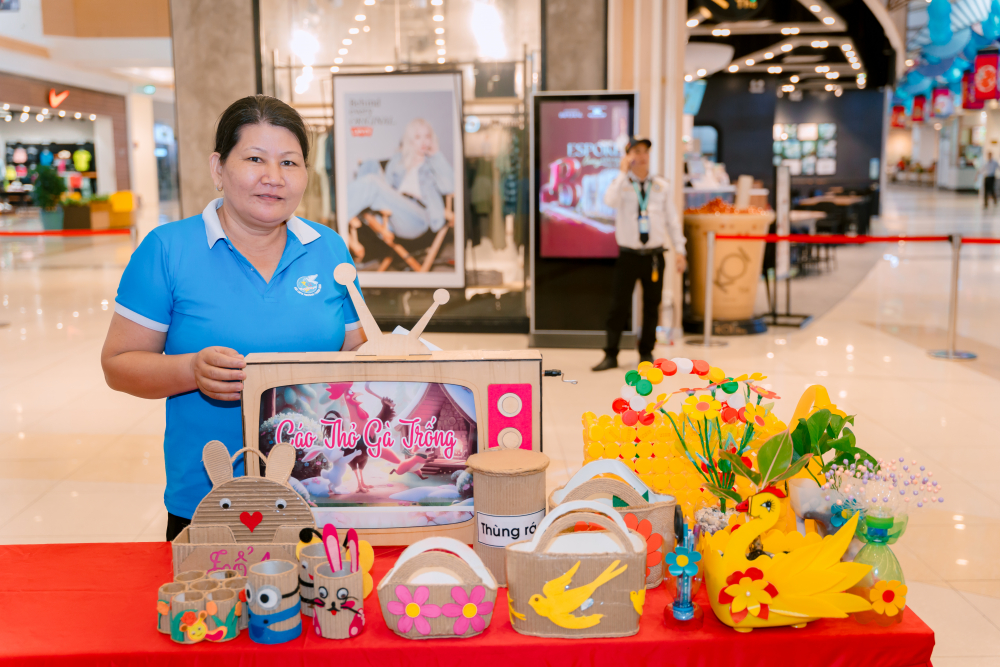 Bộ sản phẩm dự thi của Chi hội Phụ nữ khu phố Hòa Lân 2 - Ảnh: Hội LHPN phường Thuận Giao