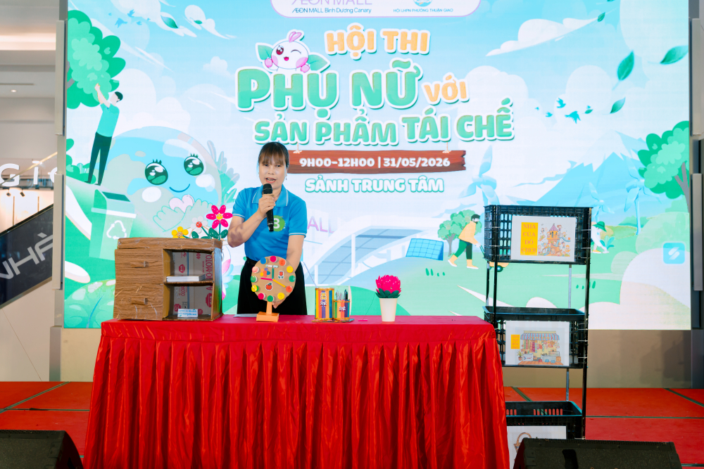 Đại diện các đội giới thiệu sản phẩm dự thi - Ảnh: Hội LHPN phường Thuận Giao