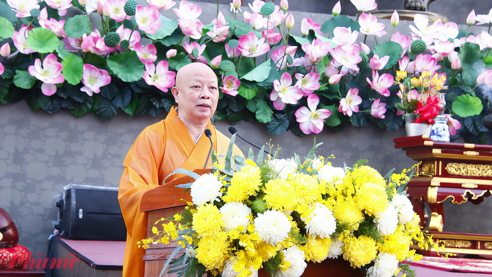 Hòa thượng Thích Lệ Trang, Trưởng Ban Trị sự Giáo hội Phật giáo Việt Nam TPHCM, tuyên đọc diễn văn Phật đản Phật lịch 2570
