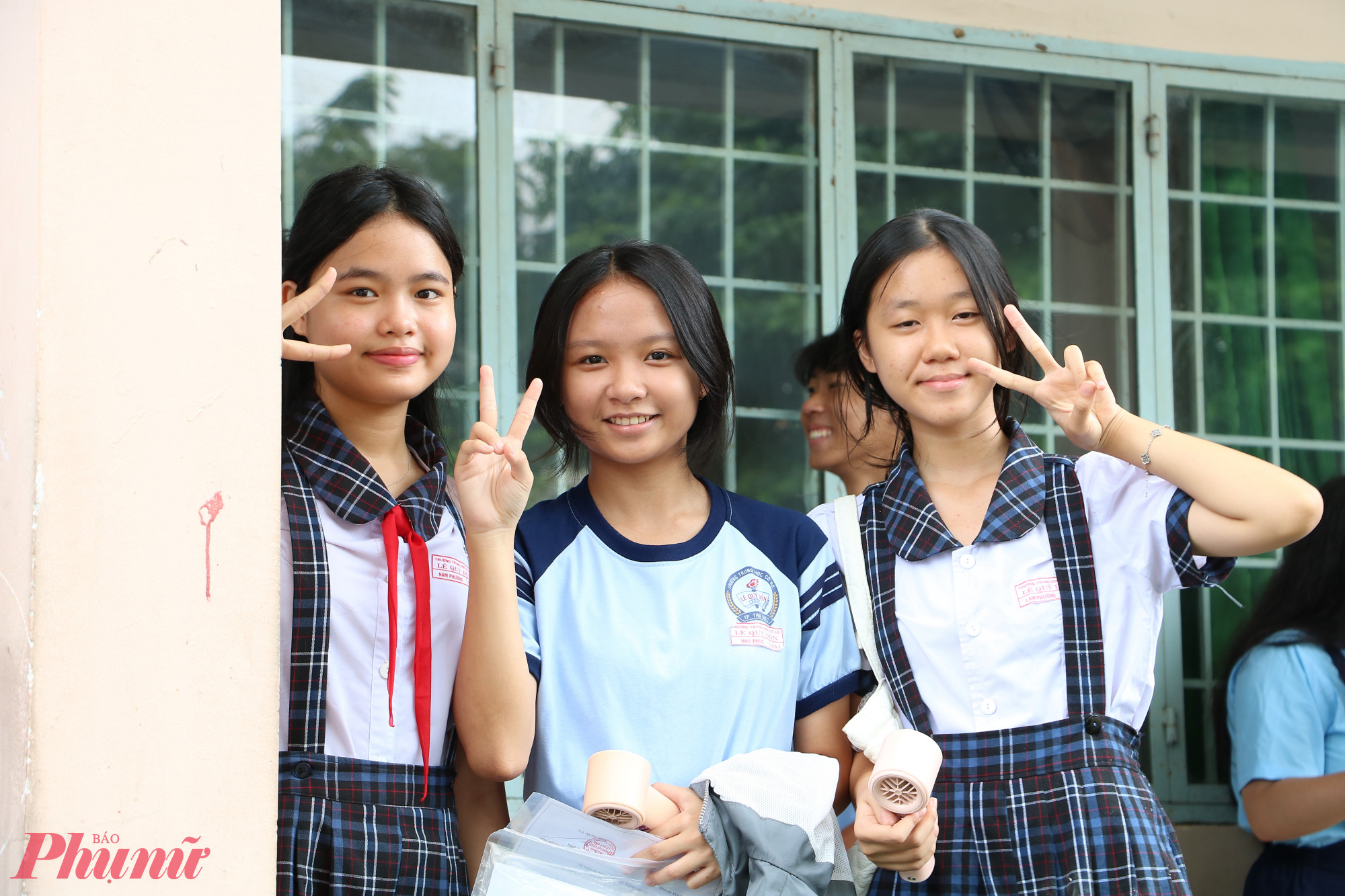 Thí sinh tại điểm thi Trường THCS Lê Quý Đôn - Ảnh: Trang Thư