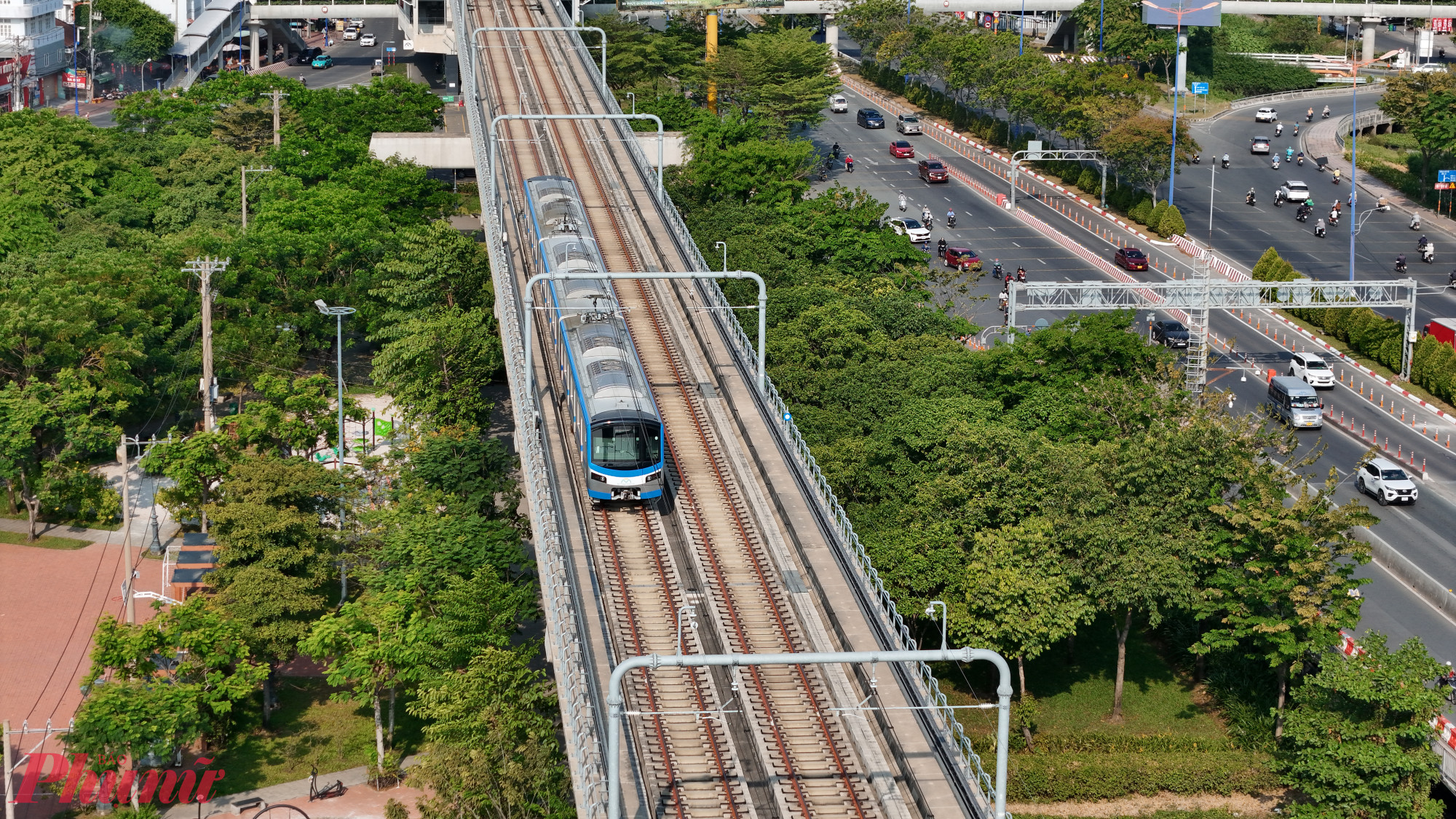 Việc đưa vào hoạt động metro cũng đánh dấu bước phát triển lớn của thành phố 