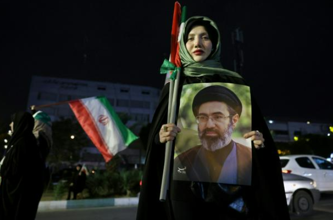 Iran nói không tin tưởng Mỹ khi ông Trump thắt chặt các điều khoản