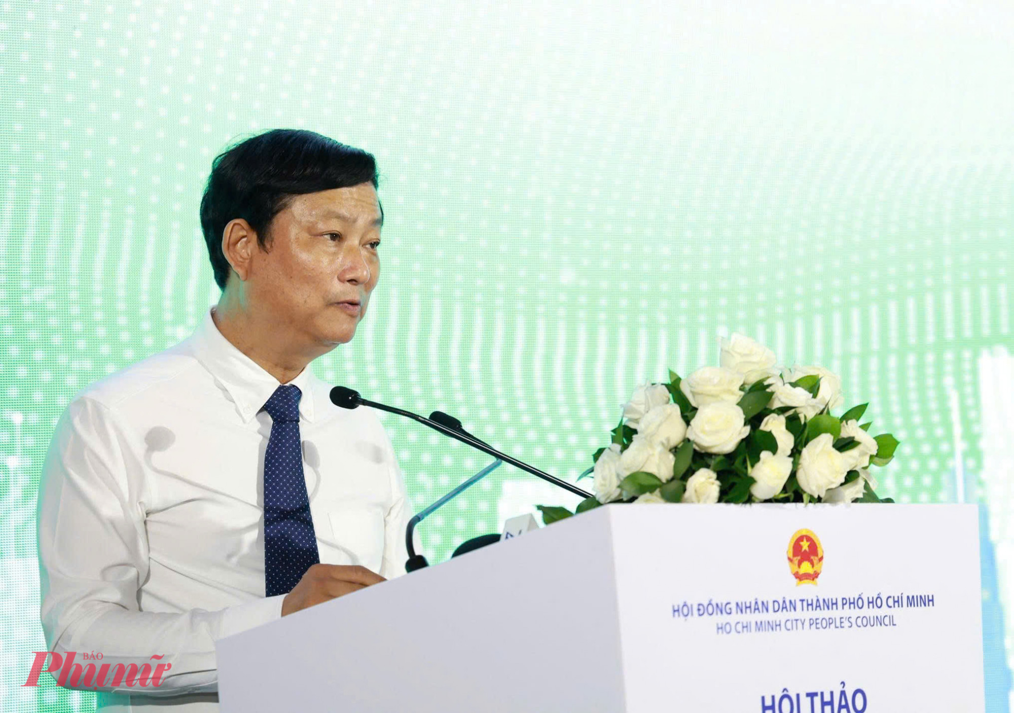 TPHCM phát triển như thế nào trong 100 năm tới? Chủ tịch HĐND TPHCM Võ Văn Minh phát biểu khai mạc hội nghị - Ảnh: Thanh Tâm