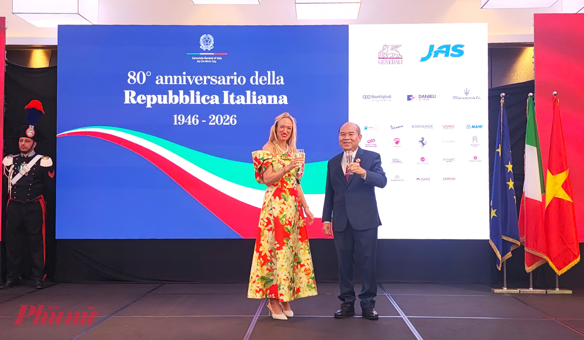 Lãnh đạo TPHCM và Tổng Lãnh sự Italia tại TPHCM cùng chúc mừng ngày Quốc khánh Italia