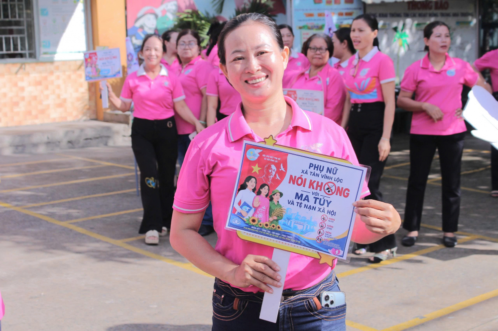 chị Nguyễn Thị Rõ - Chi hội Phụ nữ ấp 29, xã Tân Vĩnh Lộc mong muốn mọi hội viên phụ nữ là một tuyên truyền viên trong công tác trong gia đình và khu dân cư để cùng chung tay đẩy lùi ma túy, tệ nạn xã hội
