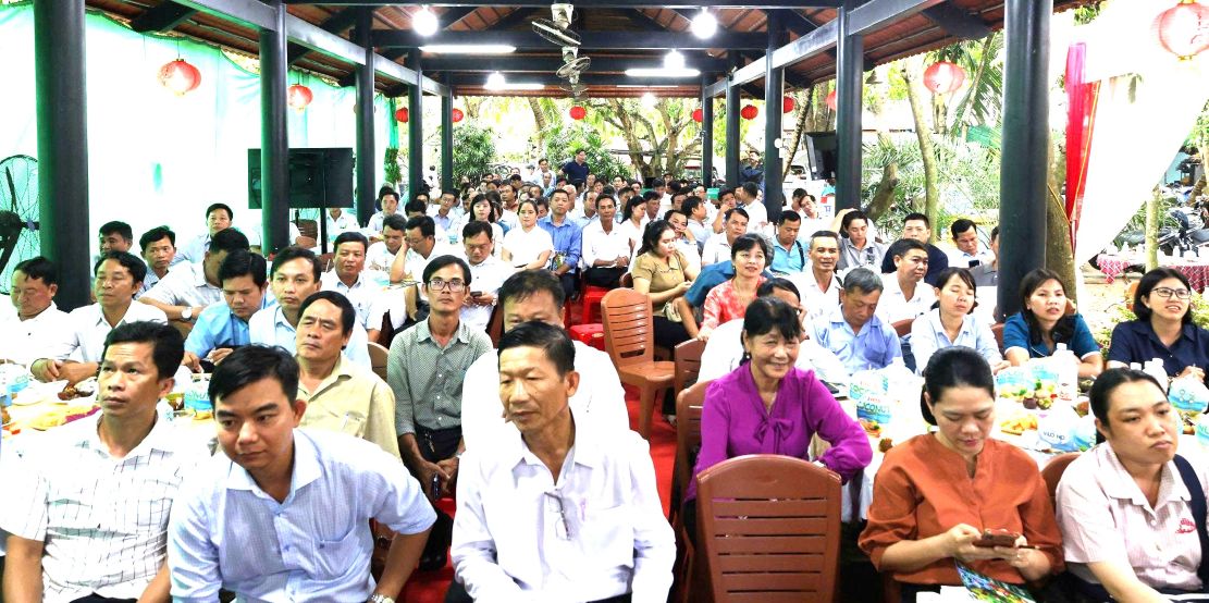 Rất nhiều nông dân tham gia buổi tọa đàm chiều 3/6. Ảnh: CTV