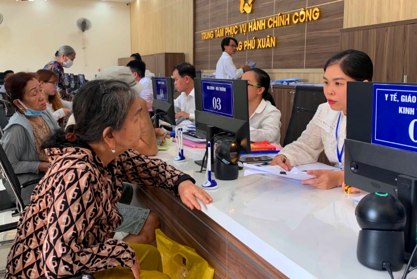 Trung tâm phục vụ hành chính công phường Thuận Hóa, hoạt động tiếp nhận và giải quyết thủ tục hành chính được duy trì thông suốt. 