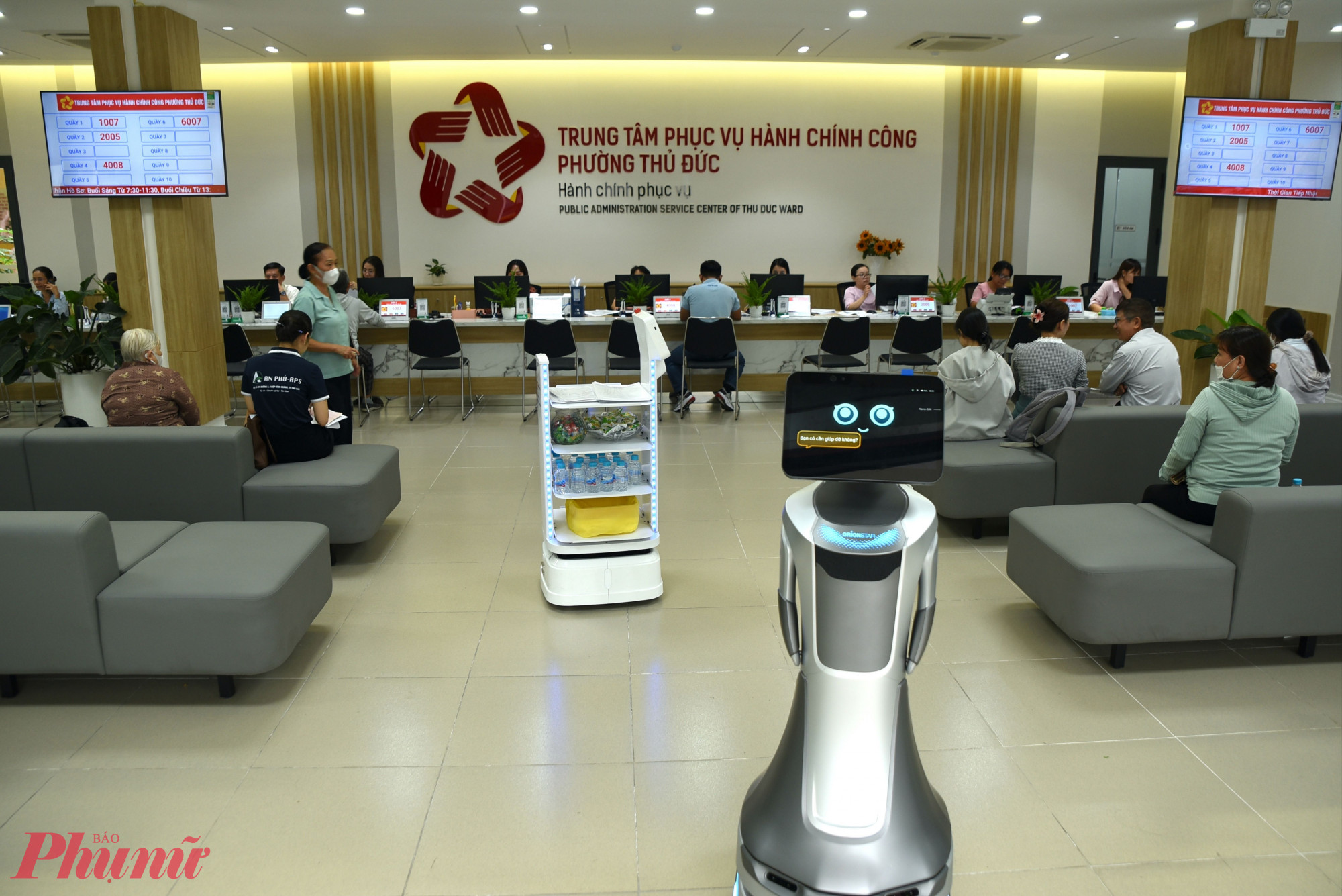 Đề án công sở hành chính thông minh của TPHCM kỳ vọng tạo bước đột phá trong cải cách hành chính, nâng cao chất lượng phục vụ và xây dựng nền công vụ hiện đại, minh bạch - Ảnh: Thanh Tâm