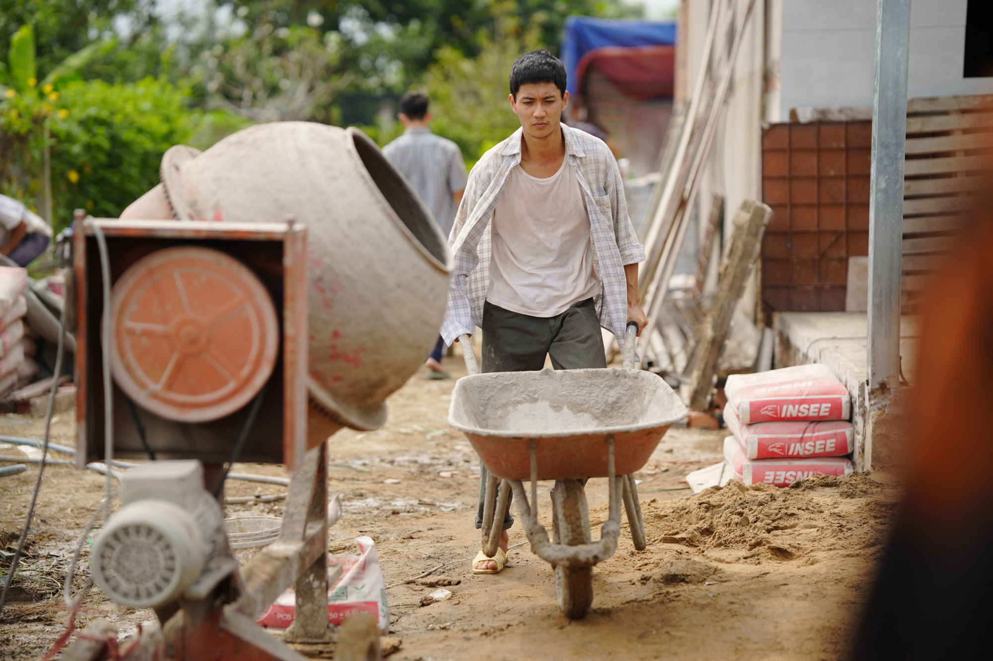 Avin Lu lột xác hình tượng chàng thơ để vào vai Phú phụ hồ trong phim 
