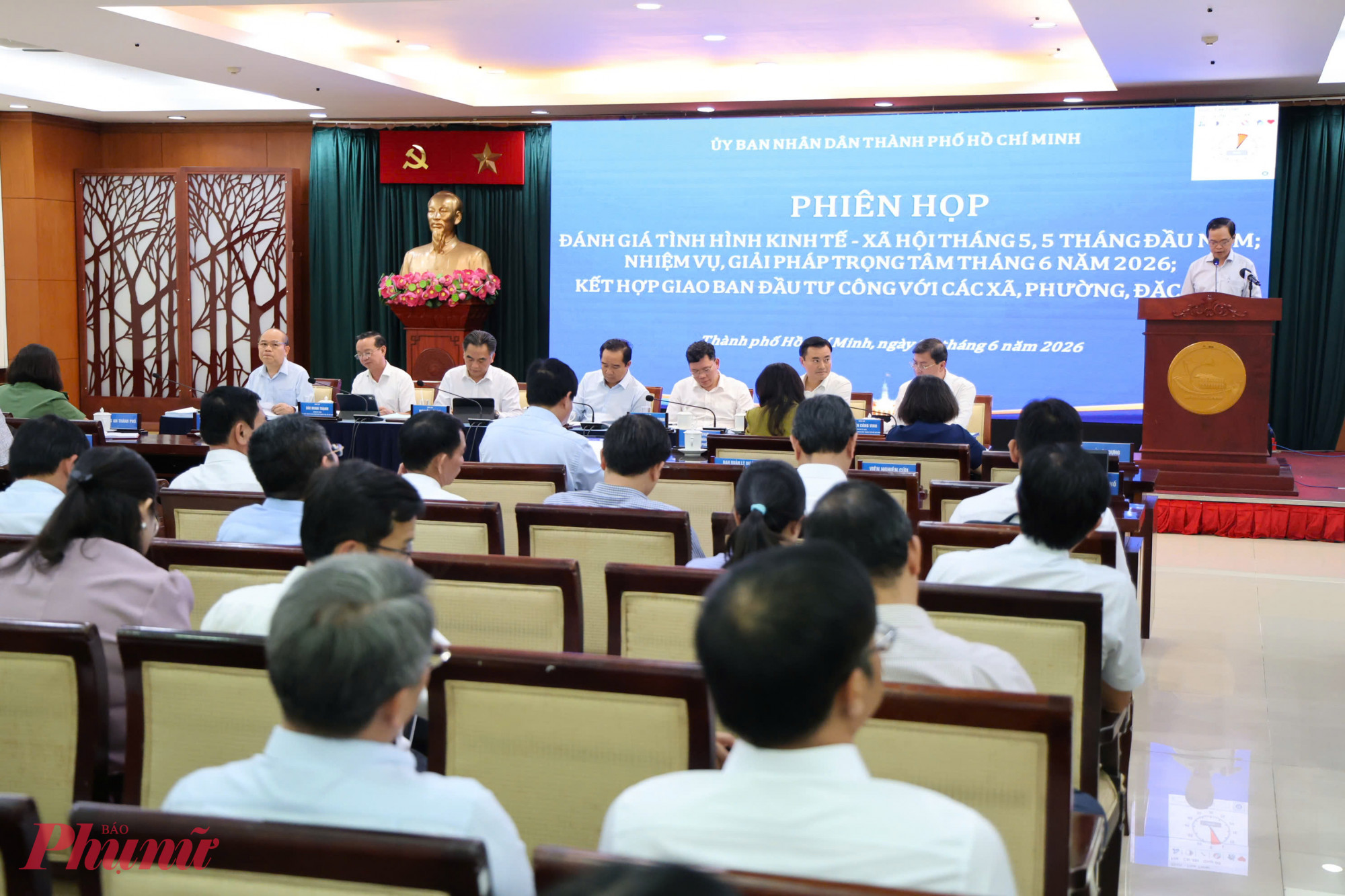 Phiên họp đánh giá tình hình kinh tế - xã hội tháng 5 và 5 tháng đầu năm 2026 - Ảnh: Thanh Tâm