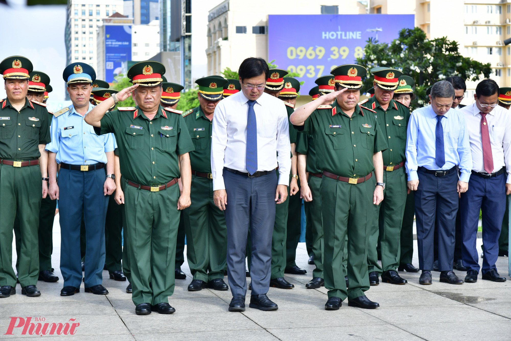 Đoàn đại biểu tham dự hội thảo khoa học cấp Bộ Quốc phòng mặc niệm tưởng nhớ Chủ tịch Hồ Chí Minh - Ảnh: T.T