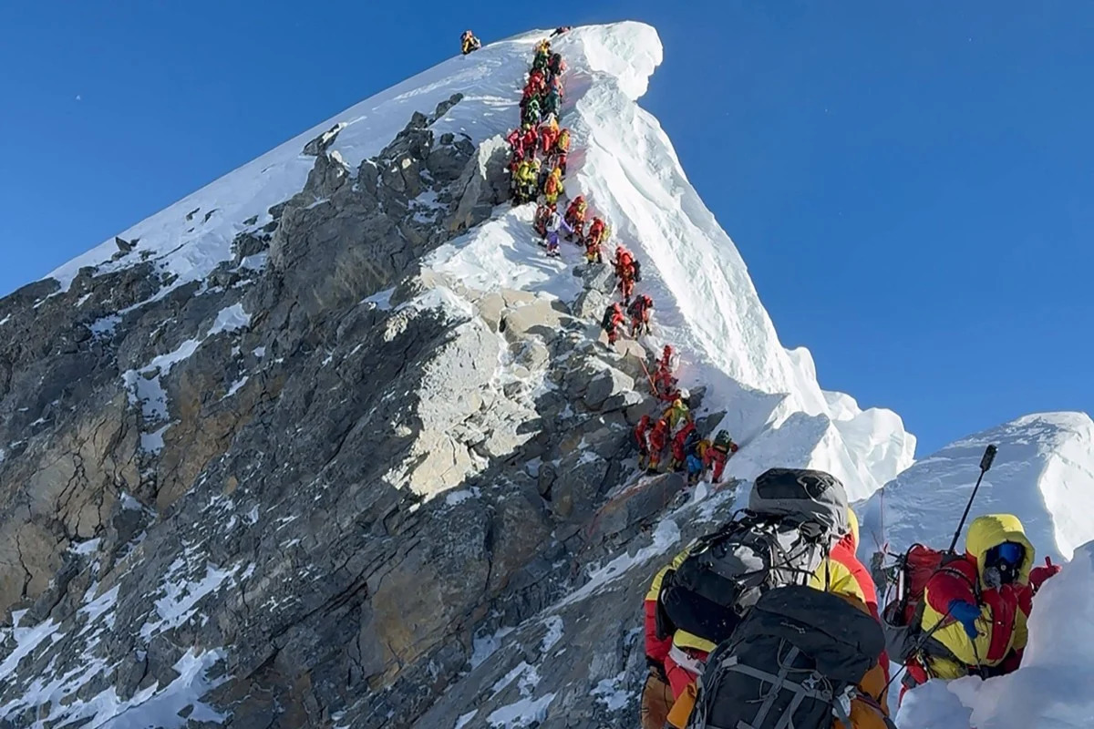 Tưởng đã tử nạn trên đỉnh Everest, hướng dẫn viên mất tích kỳ diệu trở về sau 6 ngày - Ảnh: SCMP