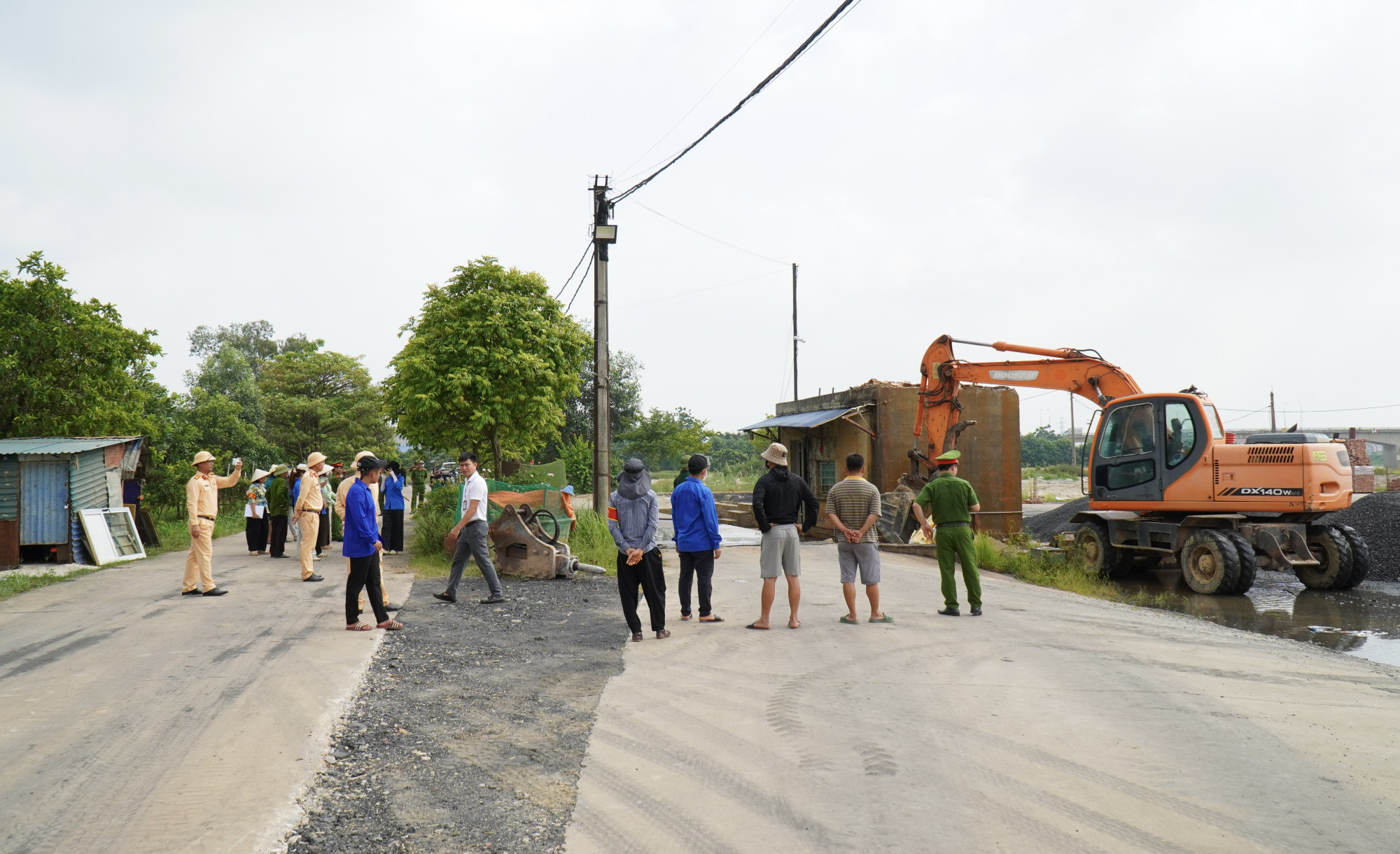 Nhiều bến bãi không phép bị xử lý, cưỡng chế.