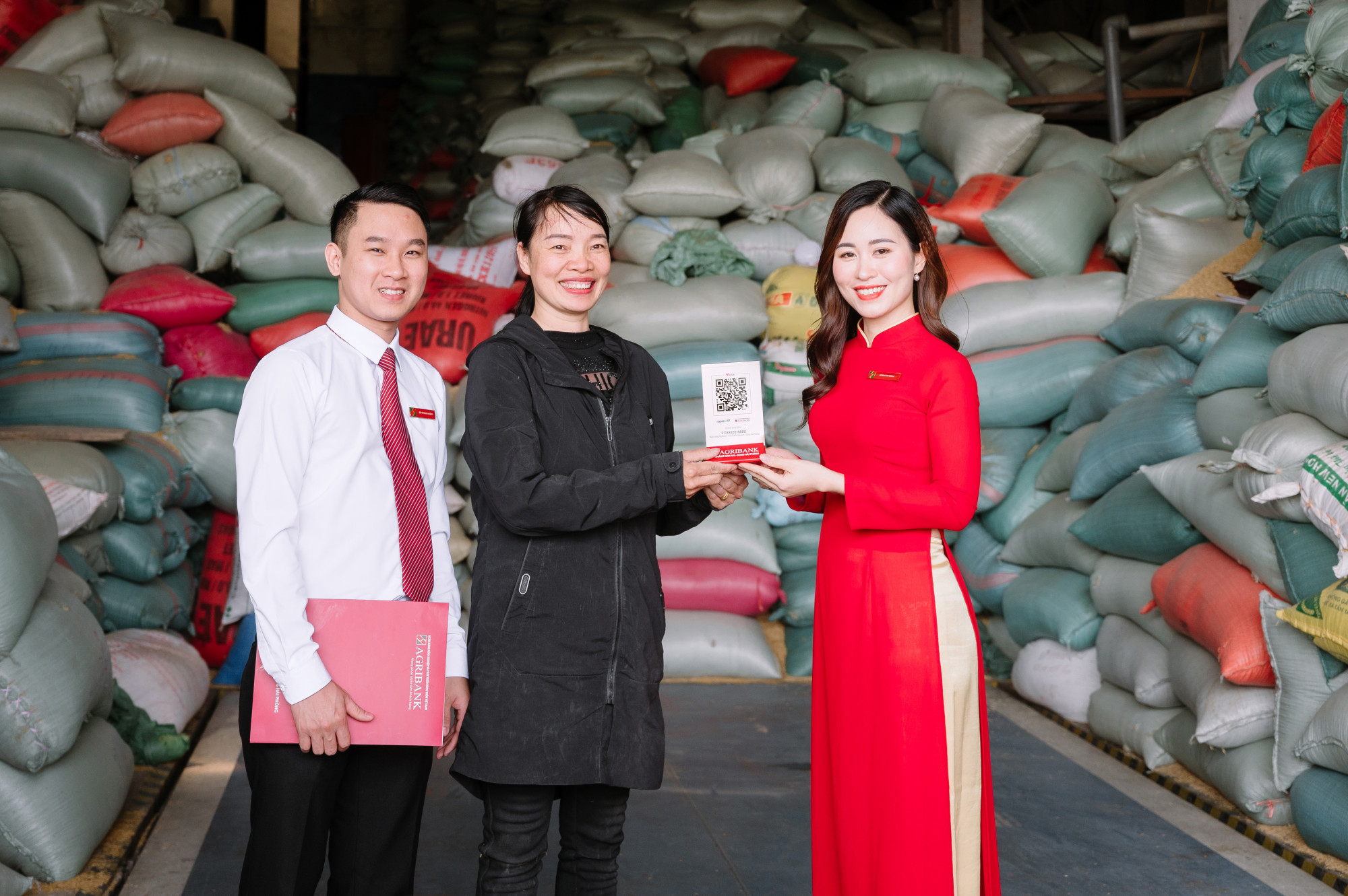 Agribank đã và đang đẩy mạnh phát triển các dịch vụ ngân hàng số, thanh toán không dùng tiền mặt, góp phần mở rộng khả năng tiếp cận dịch vụ tài chính - Ảnh: Agribank