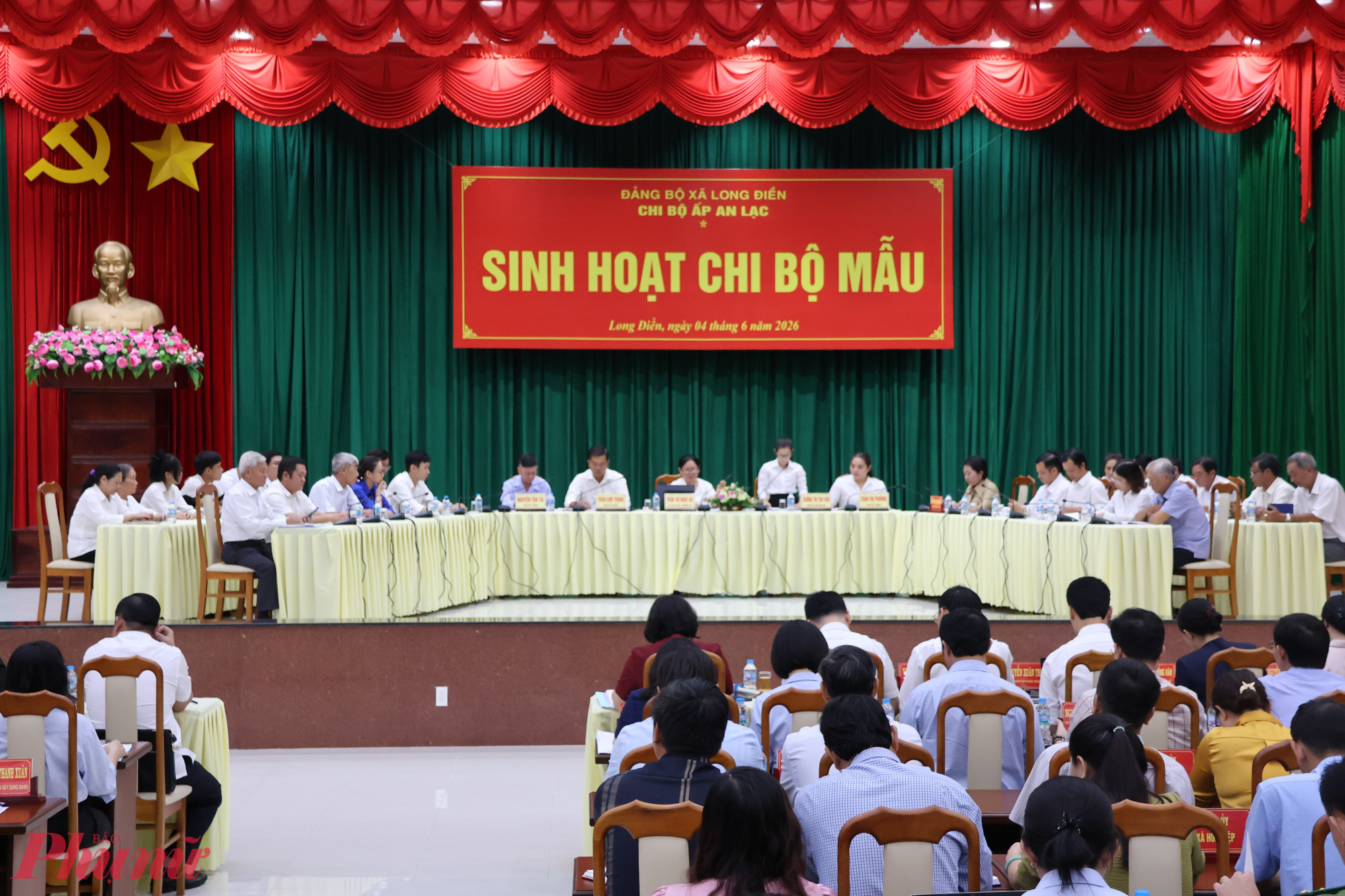 Sáng 4/6, Đảng ủy xã Long Điền tổ chức sinh hoạt chi bộ thường kỳ và sinh hoạt chuyên đề mẫu đối với loại hình chi bộ ấp - Ảnh: Thanh Tâm