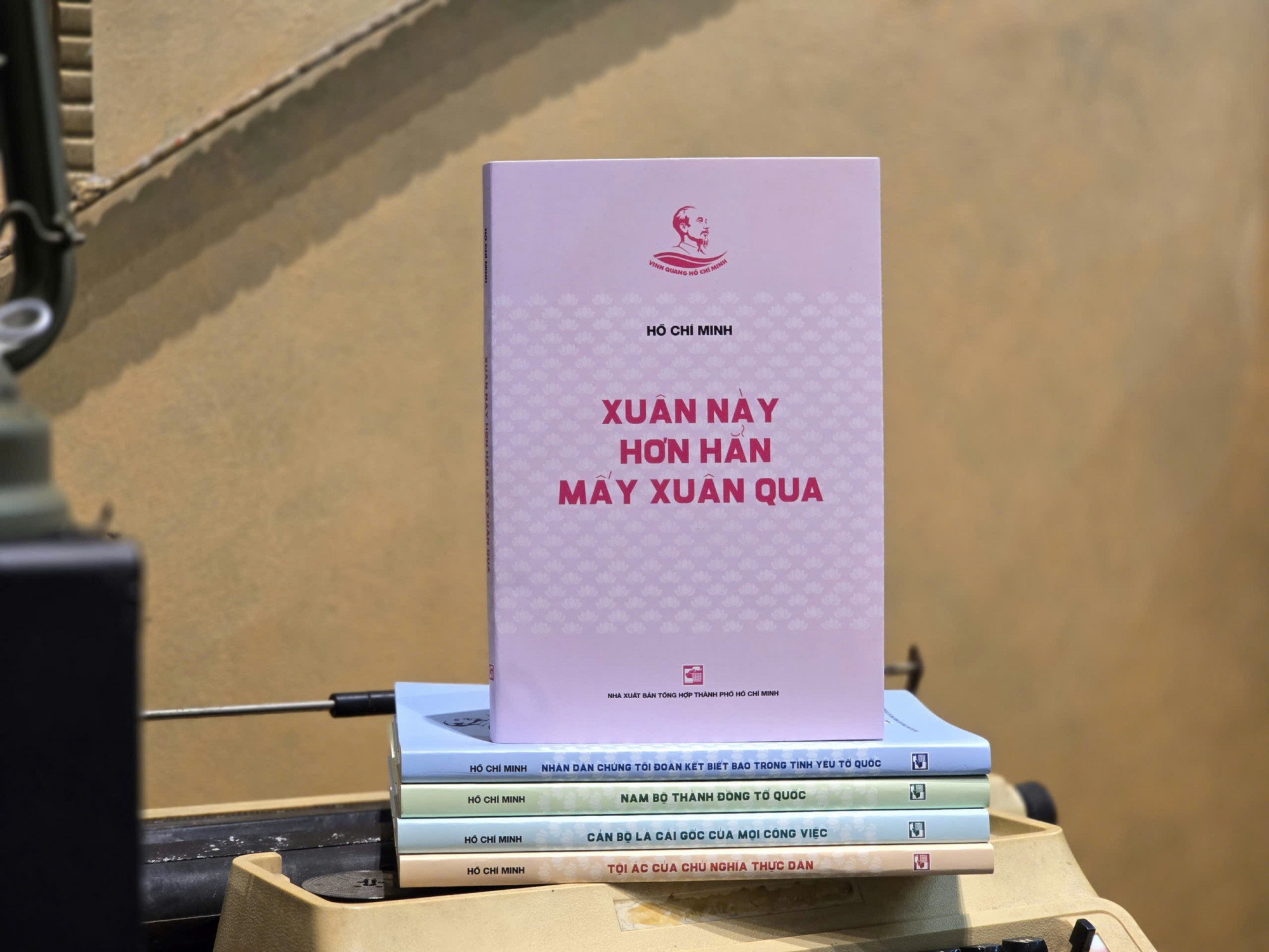Không gian văn hóa Hồ Chí Minh trên nền tảng số giúp độc giả có trải nghiệm đa dạng, hình thức tiếp cận trực quan sinh động,Bạn đọc có thể truy cập webisite: https://sachbo.nxbhcm.com.vn/sachbacho để tiếp cận Không gian văn hóa Hồ Chí Minh trên nền tảng số - Ảnh: NXB Tổng hợp TPHCM