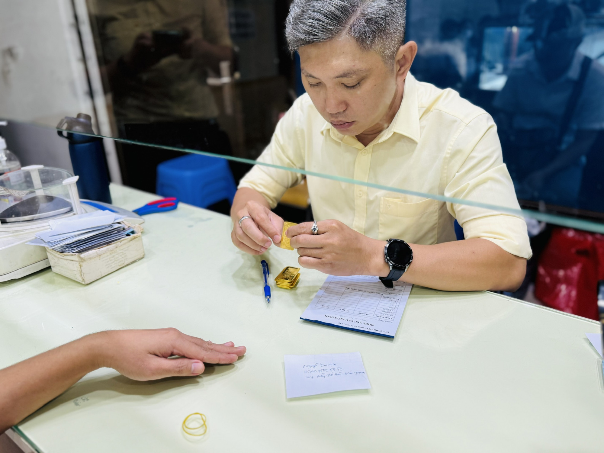 Giá vàng giảm mạnh - Ảnh: Thanh Hoa