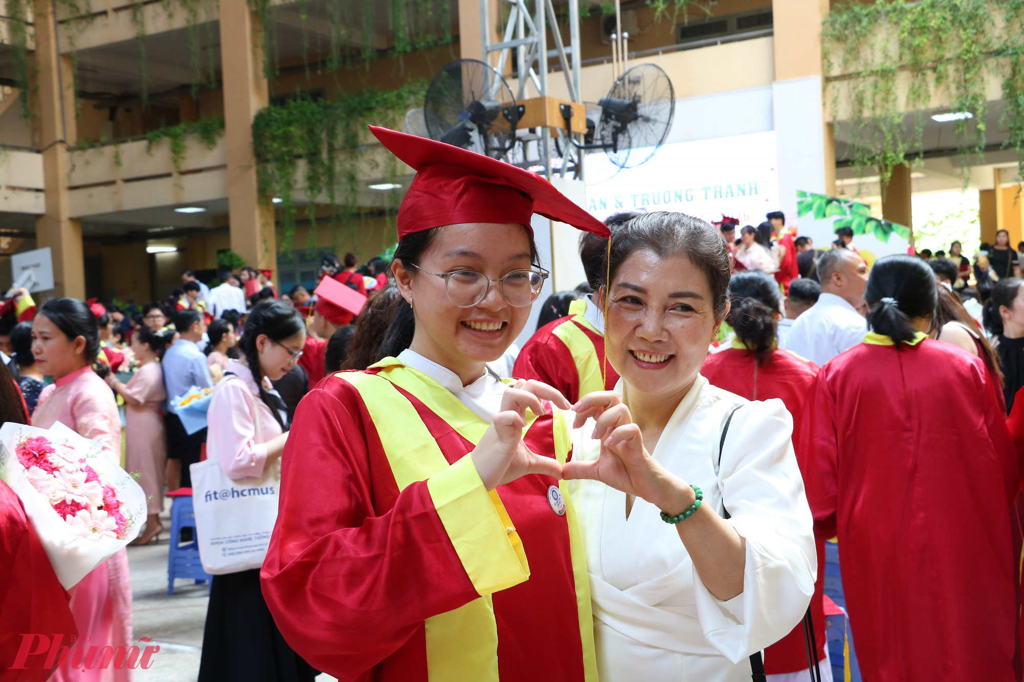 Cha mẹ luôn tự hào về hành trình của các con