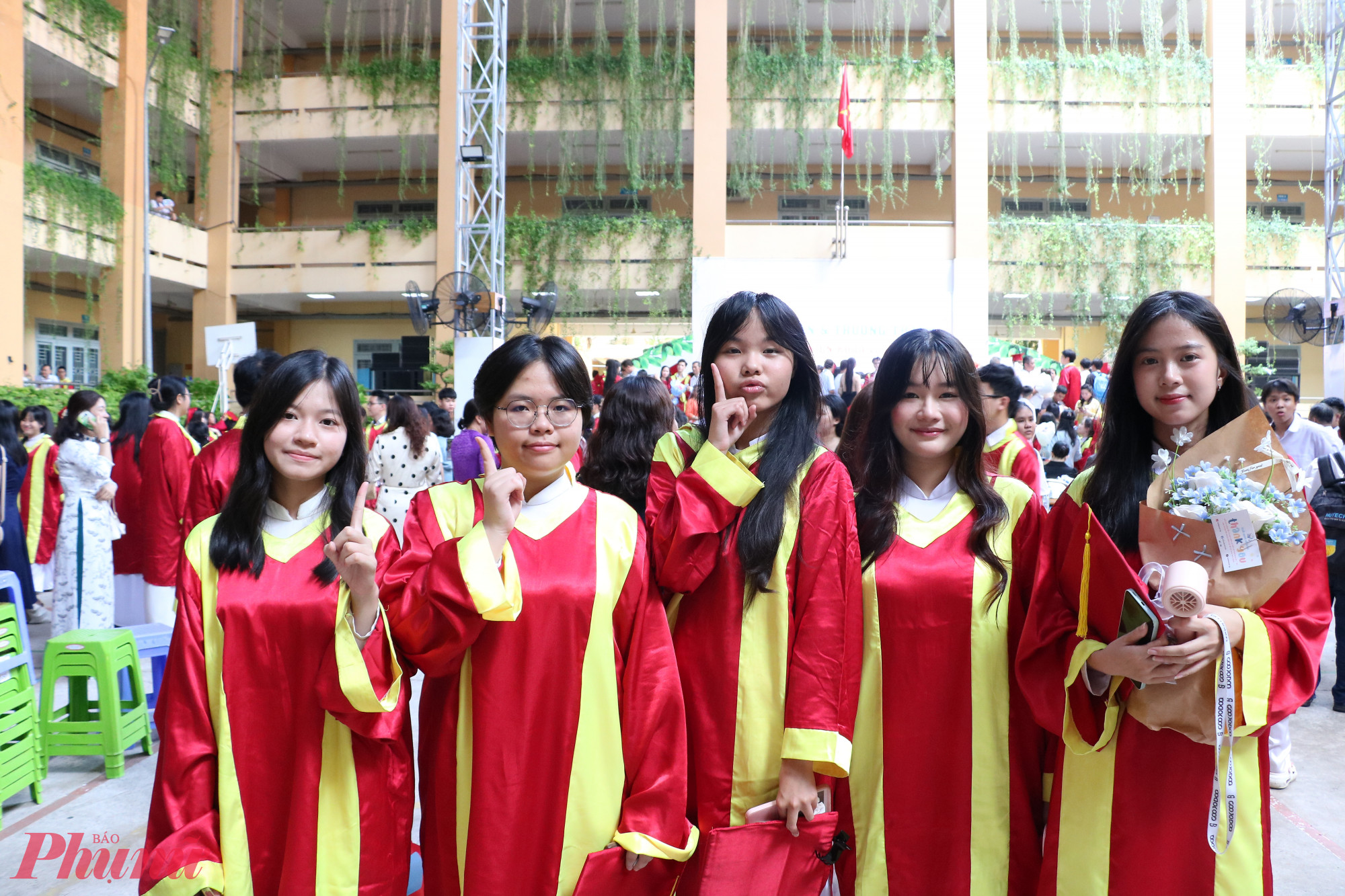 Chia tay giảng đường cấp ba để bắt đầu hành trình mới ở giảng đường đại học