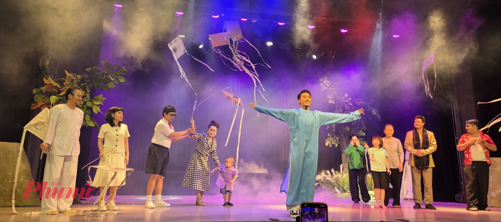 Tác giả trẻ Đình Phong