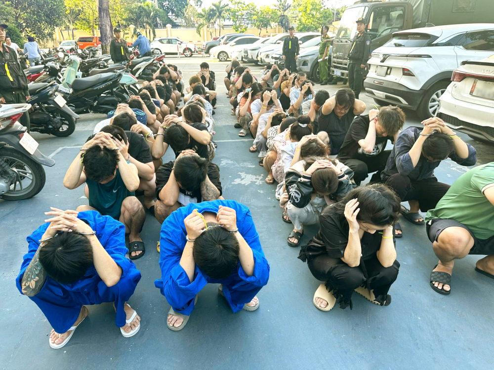 Dựng 'lá chắn' bảo vệ giới trẻ trước ma túy thế hệ mới Nhiều người trẻ bị bắt do liên quan đến một vụ án ma túy bị Công an TPHCM triệt phá vào tháng 5/2026 - Ảnh do Công an TPHCM cung cấp