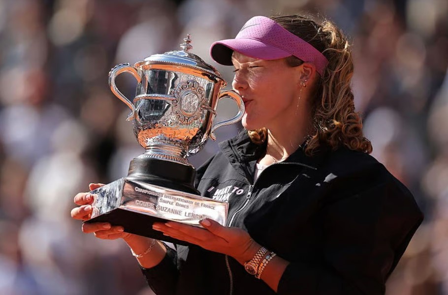 Mirra Andreeva, nhà vô địch của hôm nay và ngày mai - Ảnh: Roland Garros