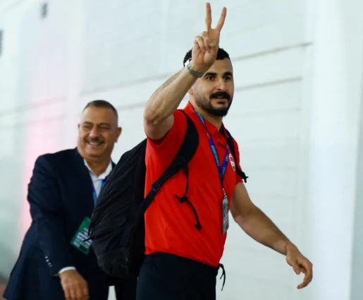 Cầu thủ Iraq Aymen Hussein đã bị giam giữ và thẩm vấn trong 7 giờ sau khi đến Mỹ để tham dự World Cup 2026. Ảnh: the sun