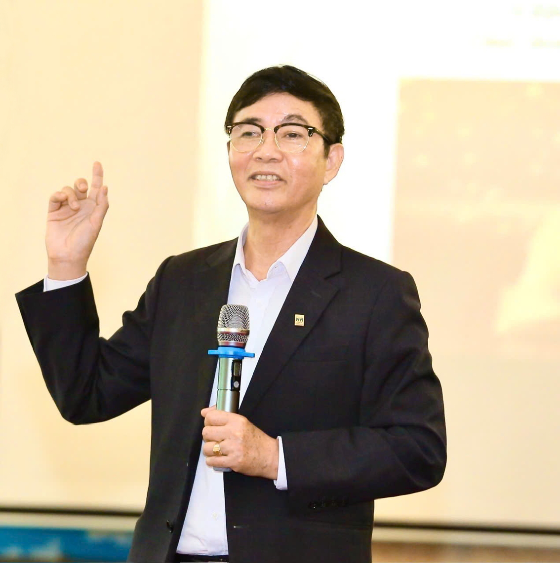 Phó giáo sư, tiến sĩ Đỗ Cảnh Thìn