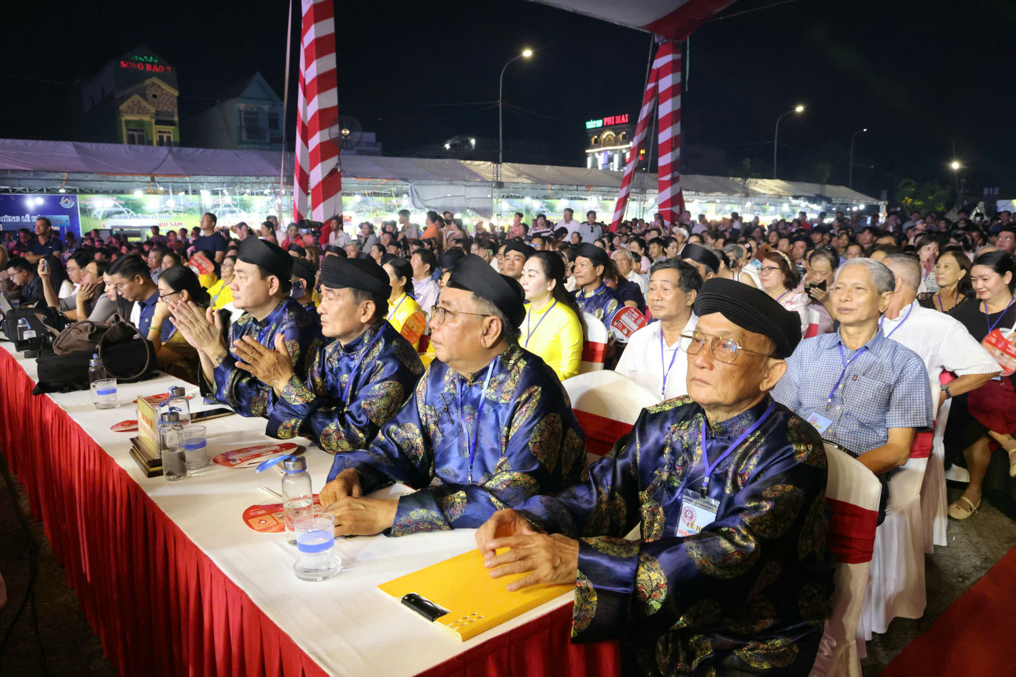 Các đại biểu tham dự ... Ảnh: Trung Phạm