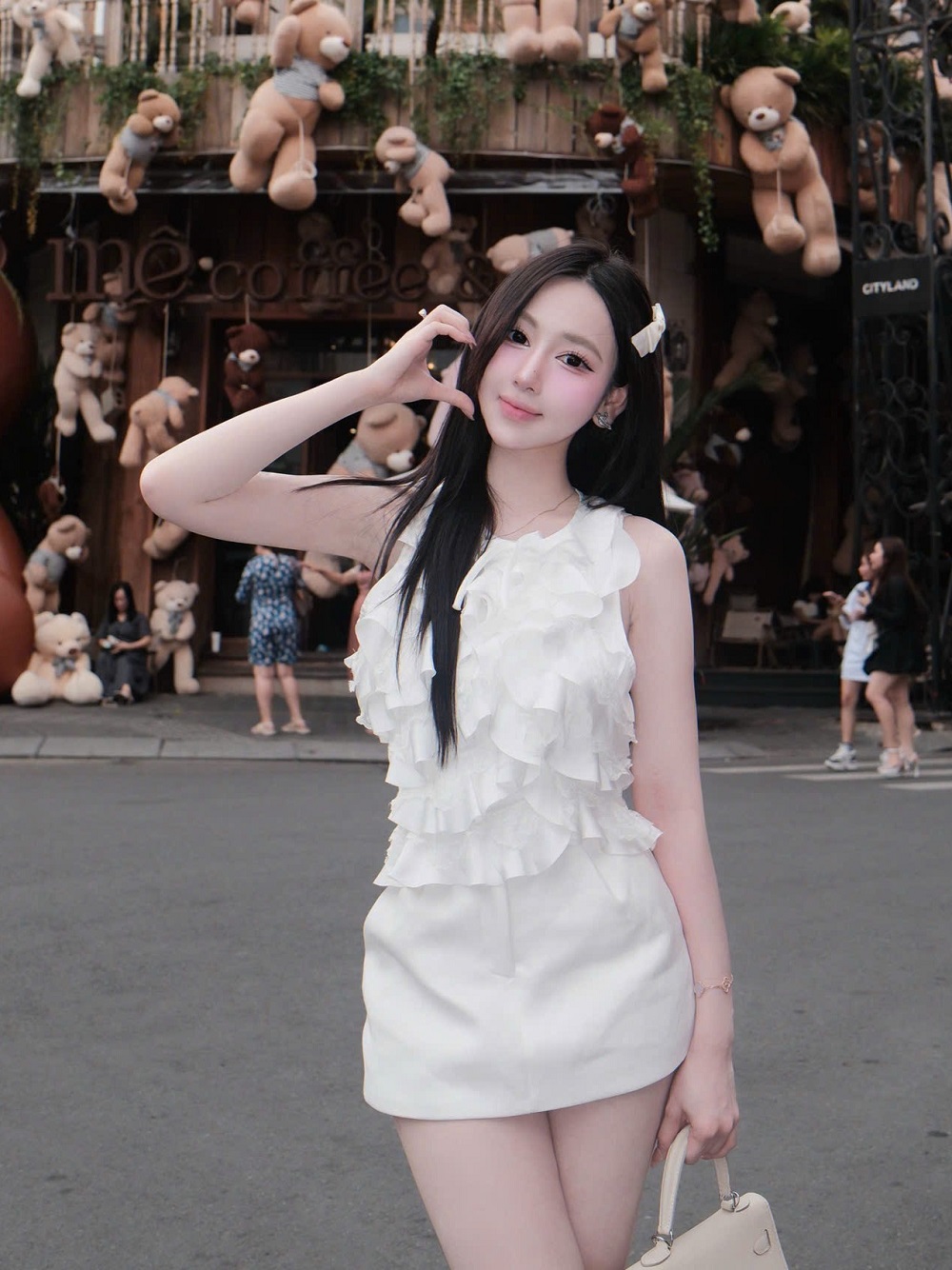 Mỗi ngày trôi qua là lời nhắc nhở đối với Ngân Kina về việc nâng cao tiêu chuẩn chuyên nghiệp trong công việc và lối sống - Ảnh: nhân vật cung cấp