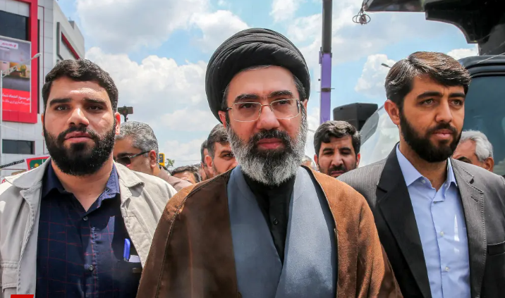 Lãnh tụ tối cao Iran Mojtaba Khamenei là một nhân vật bí ẩn đã không được nhìn thấy trước công chúng kể từ khi chiến tranh bắt đầu. ISNA / AFP qua Getty Images