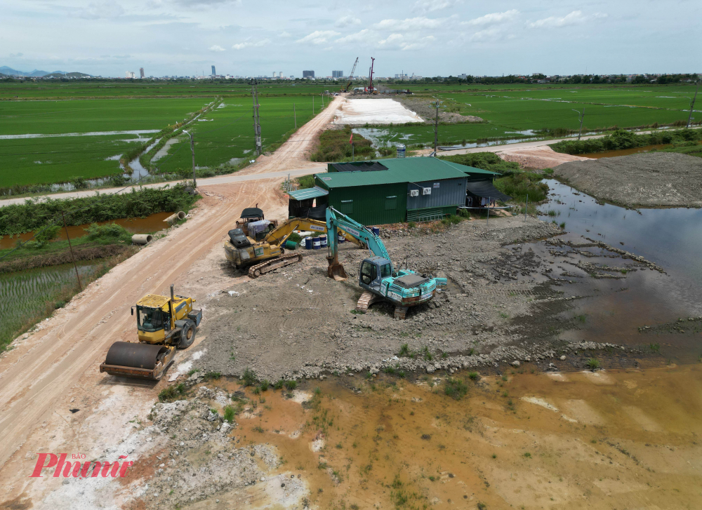 Trao đổi với báo chí ông Hà Xuân Hậu, Giám đốc Ban Quản lý dự án Đầu tư xây dựng và Phát triển đô thị thành phố Huế, đã có thông báo chấm dứt hợp đồng đối với phần công việc do Công ty cổ phần Tập đoàn Đồng Tâm đảm nhận tại gói thầu số 21. Chủ đầu tư yêu cầu doanh nghiệp này phối hợp với nhà thầu khác hoàn trả số tiền hơn 42 tỷ đồng đã tạm ứng.