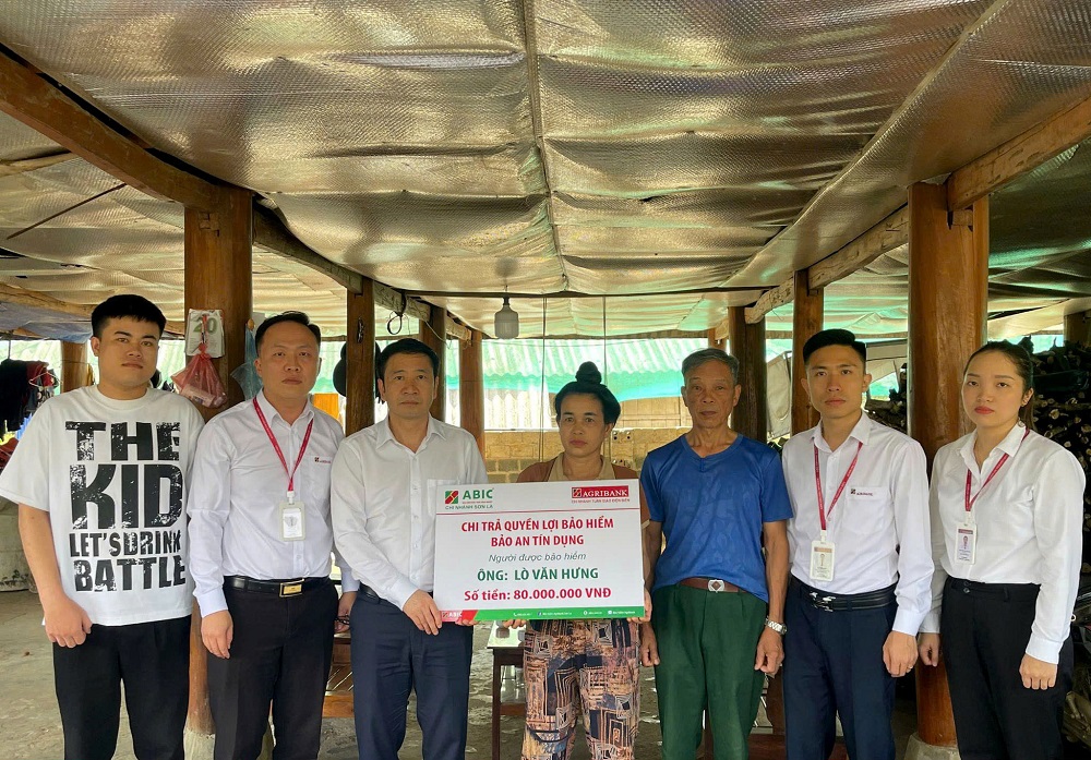 Bảo an tín dụng giúp đồng bào vùng cao Sơn La nhanh chóng vượt qua khó khăn ổn định cuộc sống trước những biến cố không lường trước - Ảnh: Agribank